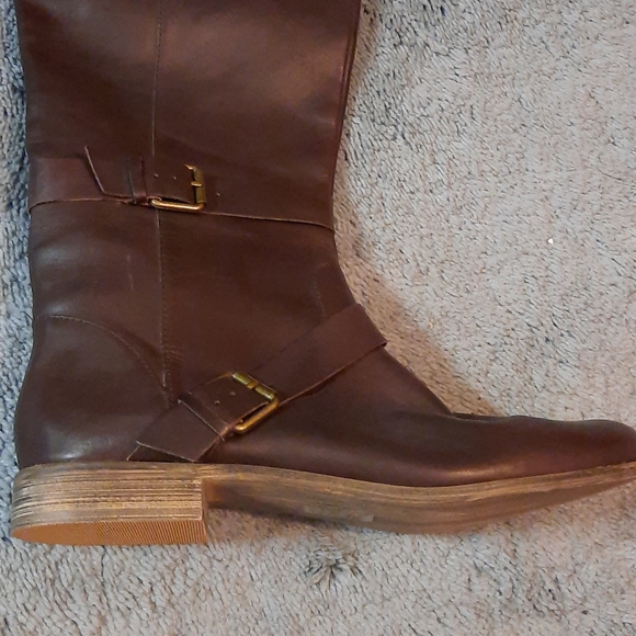 2 for $15 Naturalizer leather brown boots. - Picture 2 of 5